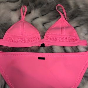 Pink Triangl Bikini Set!